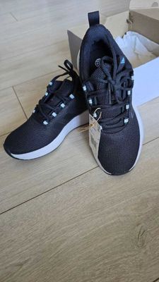 Крассовки Adidas из США, р. 6.5US (EUR 38)