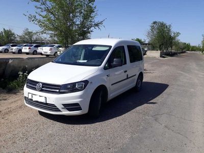 Volkswagen Caddy сотилади.