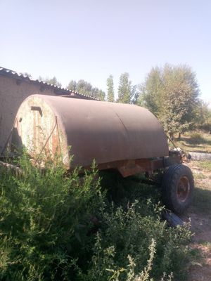 Suv bocka sotiladi 3 tonnalik holati yahsh 4 ta baloni bor