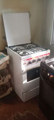 Газовая плита 4 конфорки