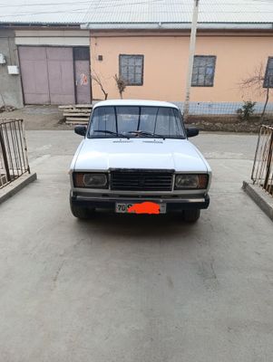 Vaz 2107 sotiladi