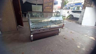 Витрина холодильник