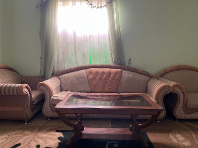 Диван кресло журналы стол