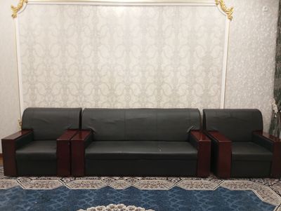 Divan sotiladi