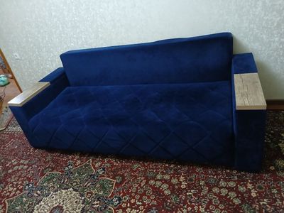 Devan kreslo yoni tushadi 2 kishili devan bo'ladi.