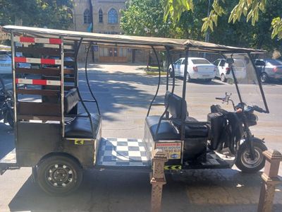 Elektromobil Riksha sotiladi