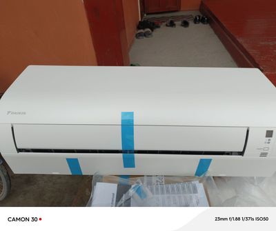 Кондиционер оригинал россиядан кеган DAIKIN 20 квадратли