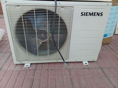 Кондиционер Siemens 12 в рабочем состоянии, хорошо охлаждает
