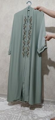 Ayollar arab abayasi