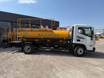Поливомоечная машина  4 м3 HYUNDAI EX8