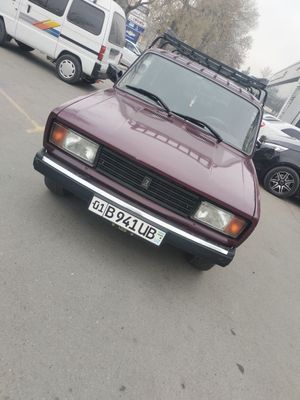 Vaz 2104 sotiladi