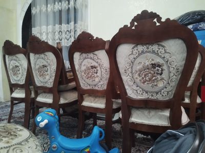 стол стулья для гостиной