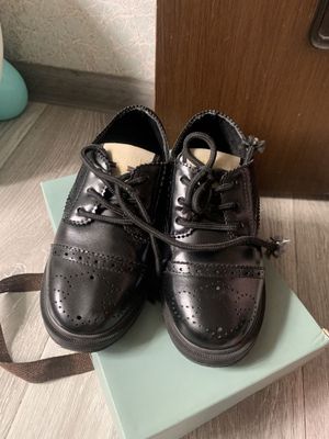 Продам классические туфли