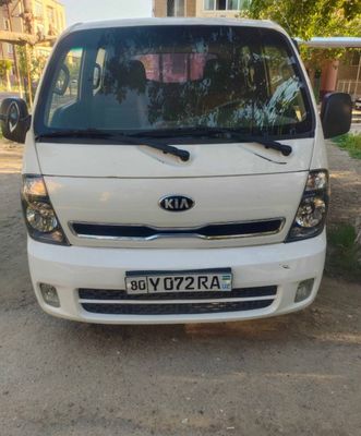 KIA bongo 3 sotiladi 2013 yil