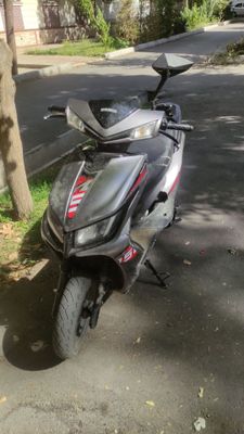 Skuter sotiladi benzin m8 stelmax 2024