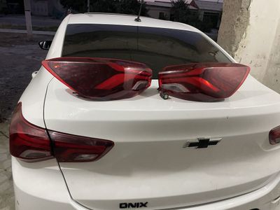 Onix redline orqa stop fara srochni sotiladi
