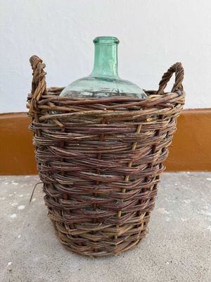Продам,стеклянные бутыли 20л в хорошем состоянии. Г.Аккурган.