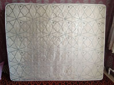 Bir yarim kishilik matras
