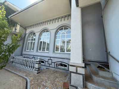 Чилонзор тумани, Қозиробод махалласида катта ховли сотилади.