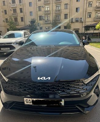 Kia K5 avtomobili