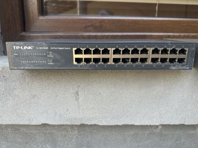 Продаётся SVICH Хаб 24 порт 1024 gb