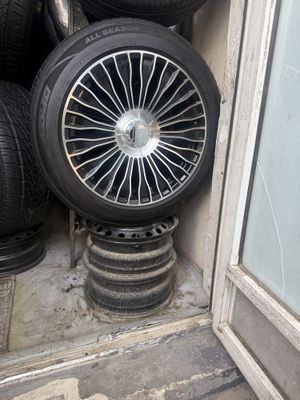 Диски и шины от автомобиля Mybech и Gelendvagen
