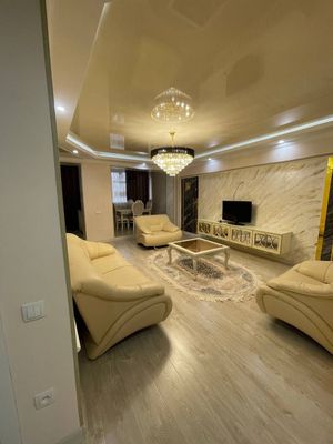 Сдаётся 3х ком квартира на Ц-5, ор-р: Финансовый институт, 75 м²