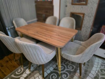 Продаётся кухонный стол и стул