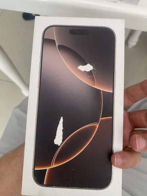 IPhone 16 max 256 GB desert titanum ime otkan