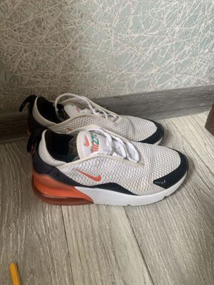 Продам кроссовки Nike