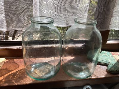 Продам трёхлитровые баллоны