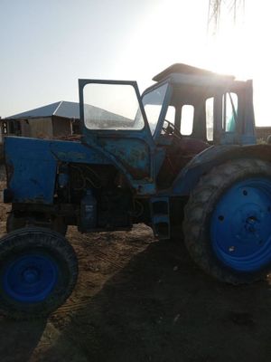 Traktor MTZ holati yaxshi