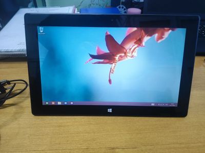 Продаётся планшет Microsoft Surface RT