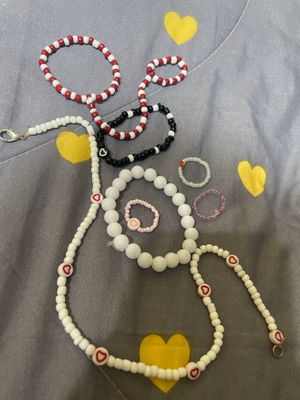 Украшение из бисера