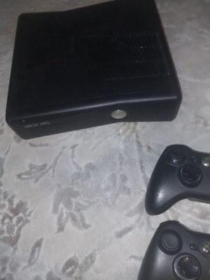 Продаю XBOX 360 в отличном состоянии.