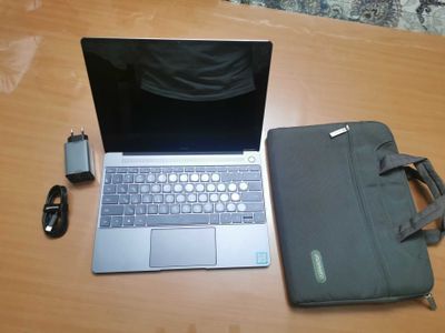 Huawei Matebook X i5-7200/4GB/256