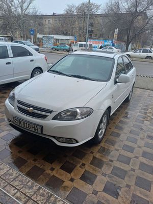 gentra 2023 yilda ishlab chiqarilgan. 2024 kuzov