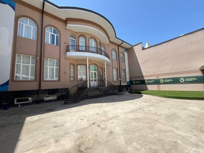 Аренда дома под офис. 6 сот. 12 ком. + 2 холла.