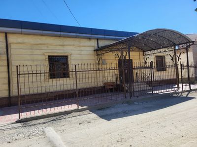 Уй сатилади 135000$
