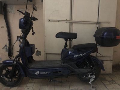 Drongo R14 skuter