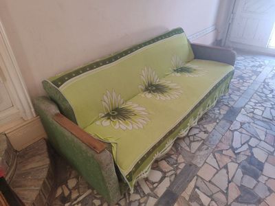 Срочно продаётся диван
