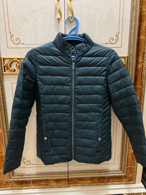 Kurtka Defacto M razmer. 300 000