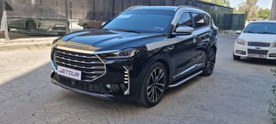 Jetour Jetour X70+ Йили 2023/2024 Пробег 18,000 Краска родной Бензин