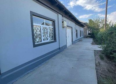 Uy sotiladi 6 sotix Farg'ona ko'chasi 5 xona, 106 m2