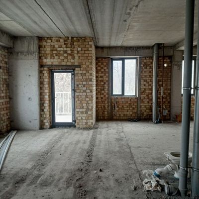 Продается коробка в новостройке на Кадышева - 68кв