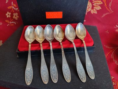 Мельхиоровые чайные ложки ,старинные,в полной упаковке
