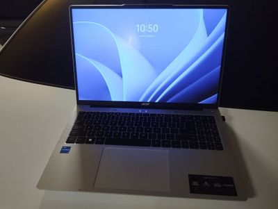 Nootebook aspire lite 16