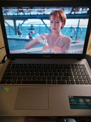 Ноутбук ASUS лёгкий компактный