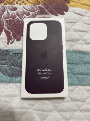 Оргинальный silicone case на iphone 14 pro