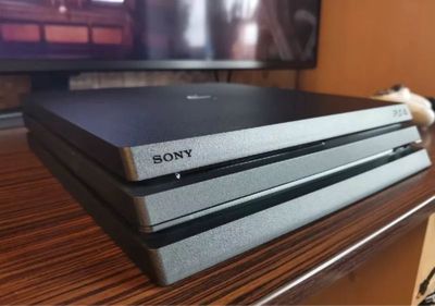 Playststion 4 pro 320 ssd